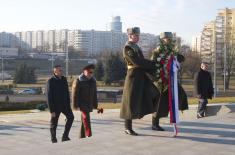 Министар Вулин положио венац на Споменик „Минск – град херој“ 