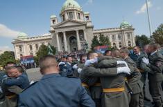 Председник Вучић: Најмлађи официри – ешелон слободе и суверенитета наше отаџбине