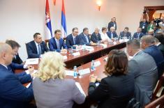 Predsednik Vučić: Nikome nećemo dozvoliti da izvrće istoriju i od žrtve pravi dželata