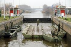 Podrška pontonira Rečne flotile u izgradnji brze pruge