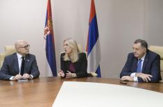 Minister Vučević meets with Cvijanović and Dodik in East Sarajevo