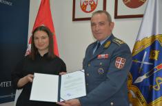 Awards Presented to Winners of Third Cycle of Military History Quiz 