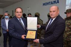 Ministar Vulin: “Jumko“ proizvodi najbolje, a pripadnici Vojske Srbije najbolje i zaslužuju