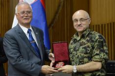 Military Pensioners Presented the Highest Recognition to Minister Vulin