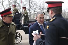 Ministar Stefanović obišao Gardijski konjički puk u Londonu