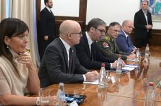 Meeting between President Vučić and JFC Naples Commander