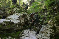 Ministar Vulin: Pripadnici 72. brigade za specijalne operacije su u stanju da savladavaju najteže prepreke i uvek su na raspolaganju svojoj zemlji 