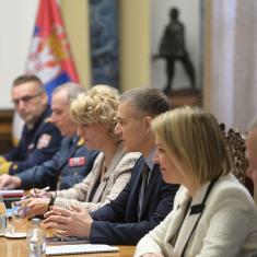 Meeting between ministers Stefanović and Ružić to discuss drafting of new law on military education