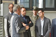 The Minister of Defence Visited the Company “Beretta” in Milan