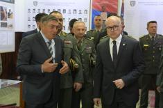 Министар Вучевић положио венац поводом Дана сећања на жртве НАТО агресије
