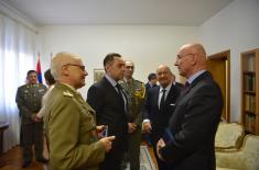 Minister Vulin has given commemorative medals to Italian generals