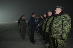 Ministar Gašić u novogodišnjoj noći obišao dežurnu jedinicu lovačke avijacije u Batajnici