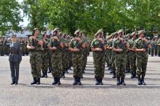 Call for young people to apply for voluntary military service