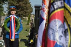 Minister Vučević unveils memorial plague, lays wreath at war volunteer Janoš Rauk’s grave