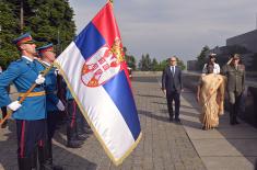 President of India lays wreath at Monument to Unknown Hero on Mt. Avala