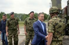 Ministar Stefanović obišao 250. raketnu brigadu za PVD
