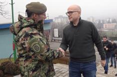 Ministar Vučević i general Mojsilović obišli pripadnike vojske i policije 