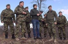 Minister Vučević and General Mojsilović visit members of Serbian Armed Forces and Police