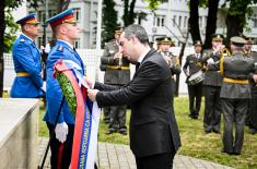 MOD and SAF delegation lays wreath at Monument to Košare Heroes