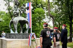 MOD and SAF delegation lays wreath at Monument to Košare Heroes