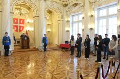 Ministar Vučević uručio ugovore o stipendiranju