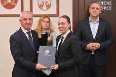 Awards presented to winners of “Momčilo Gavrić – a Little Hero of the Great War” writing competition