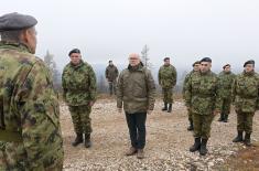 Minister Vučević Visits Members of 126th Air Surveillance, Early Warning and Guidance Brigade 