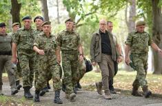 Ministar Vučević stigao u rejon razmeštaja dela jedinica Vojske Srbije