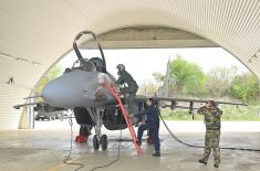 President Vučić visits fighter aviation unit on standby in Batajnica