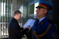  Министар Стефановић положио венац на Споменик незнаном јунаку поводом Дана ослобођења Београда
