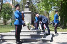 Minister Vučević lays wreath at monument to fallen soldier of Battle of Košare Tibor Cerna