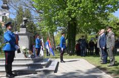 Minister Vučević lays wreath at monument to fallen soldier of Battle of Košare Tibor Cerna