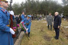 Minister Vučević lays wreath for Ivan Vasojević, fallen fighter of Košare