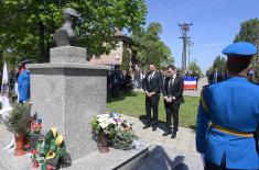 Minister Vučević lays wreath at monument to fallen soldier of Battle of Košare Tibor Cerna