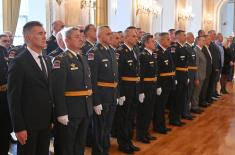 Minister Vučević presents medieval Serbian swords and sabres to officers who completed advanced training abroad