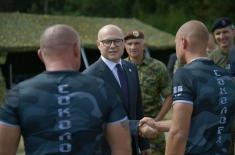 Министар Вучевић присуствовао “Трци хероја” на такмичењу јединица Војне полиције