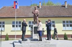 Minister Vučević unveils monument to soldiers killed in 1990s wars in Bačka Topola