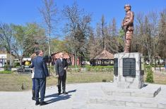 Minister Vučević unveils monument to soldiers killed in 1990s wars in Bačka Topola