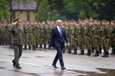  Министар Вучевић на полагању заклетве војника генерације „јун 2023“