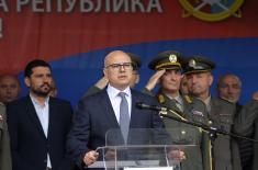  Министар Вучевић на полагању заклетве војника генерације „јун 2023“