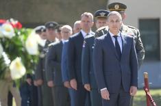 Министар Стефановић положио венац поводом Дана сећања на жртве НАТО агресије 