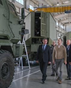 Minister Stefanović announces arrival of new Noras in Serbian Armed Forces