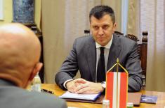 Minister Djordjevic meets General Commenda