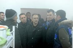 Ministers in visit to the reception centre for migrants in Obrenovac 