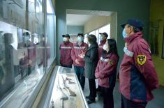 A visit of Chinese doctors to Military Museum