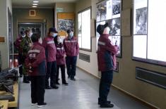 A visit of Chinese doctors to Military Museum