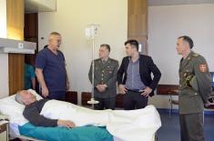 The Minister of Defence Visited the Injured at the MMA