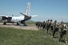 Ministar Vulin: Pripadnici 63. padobranske brigade, sigurni i sposobni, opremljeni i u stanju da ispune bilo koji zadatak koji se stavi pred njih