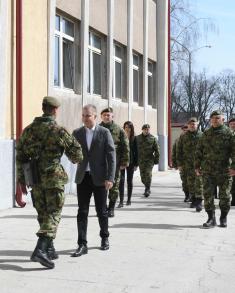 Minister Stefanović visits SAF units in Kraljevo garrison