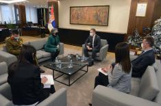 Ministar Stefanović razgovarao sa ambasadorkom Makleod 